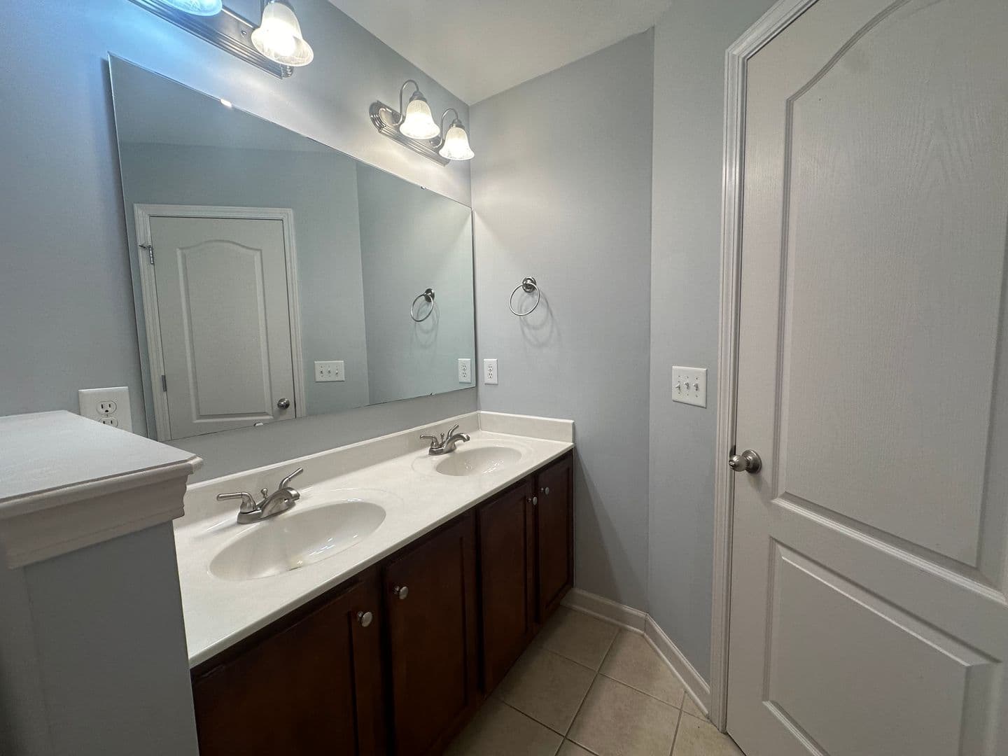 Fayetteville House: 4252 Redspire Ln