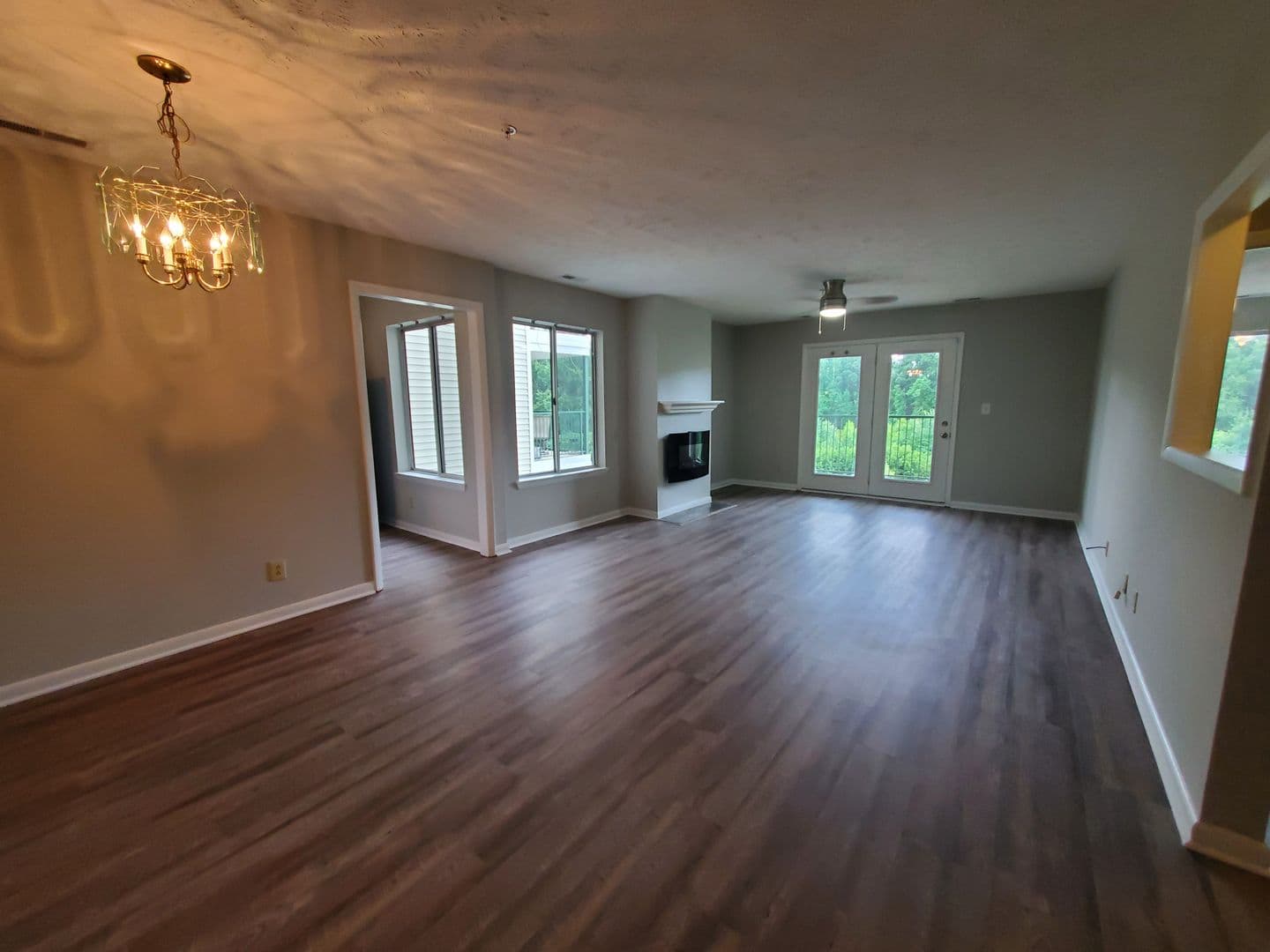 Fayetteville House: 3392-13 Galleria Drive