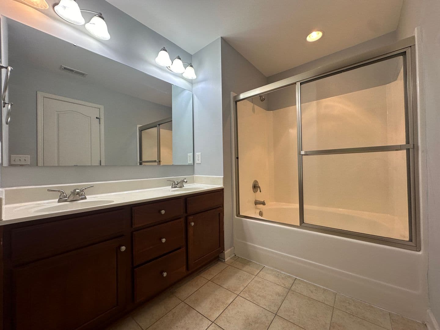 Fayetteville House: 4252 Redspire Ln