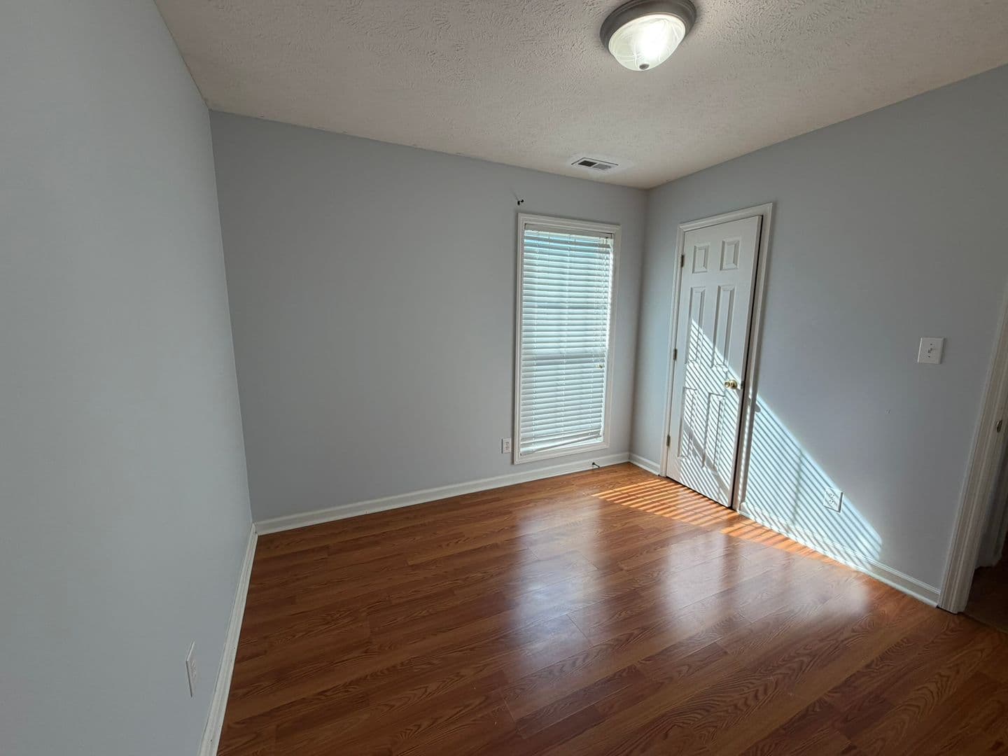 Fayetteville House: 7308 Scenic Drive