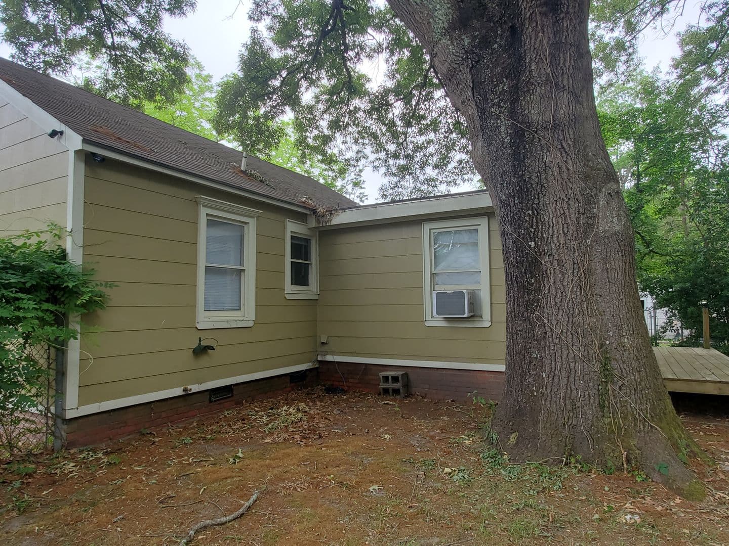Fayetteville House: 213 Brainerd Avenue