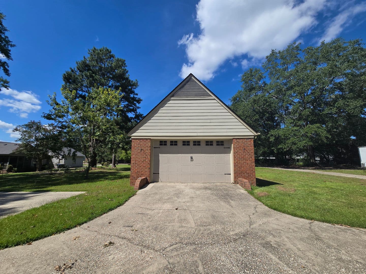 Raeford House: 409 N Fulton Street