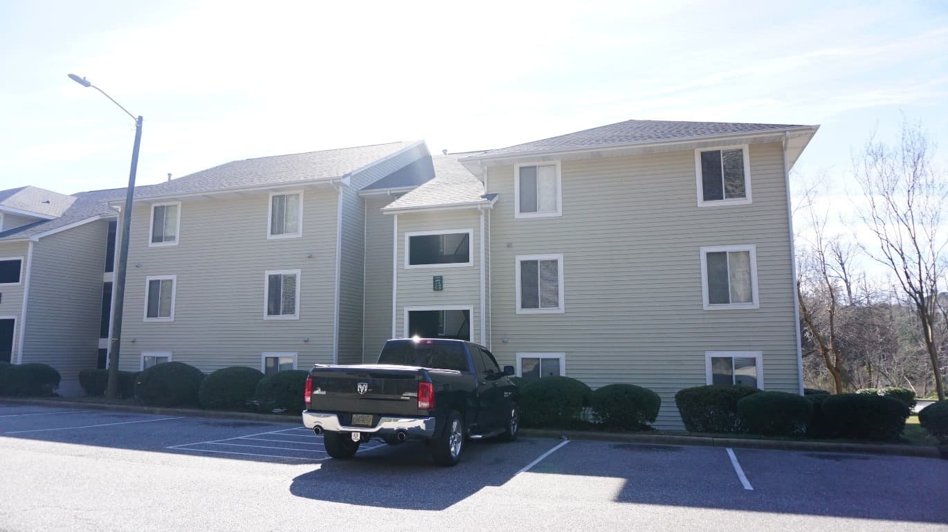 Fayetteville House: 3374-24 Galleria