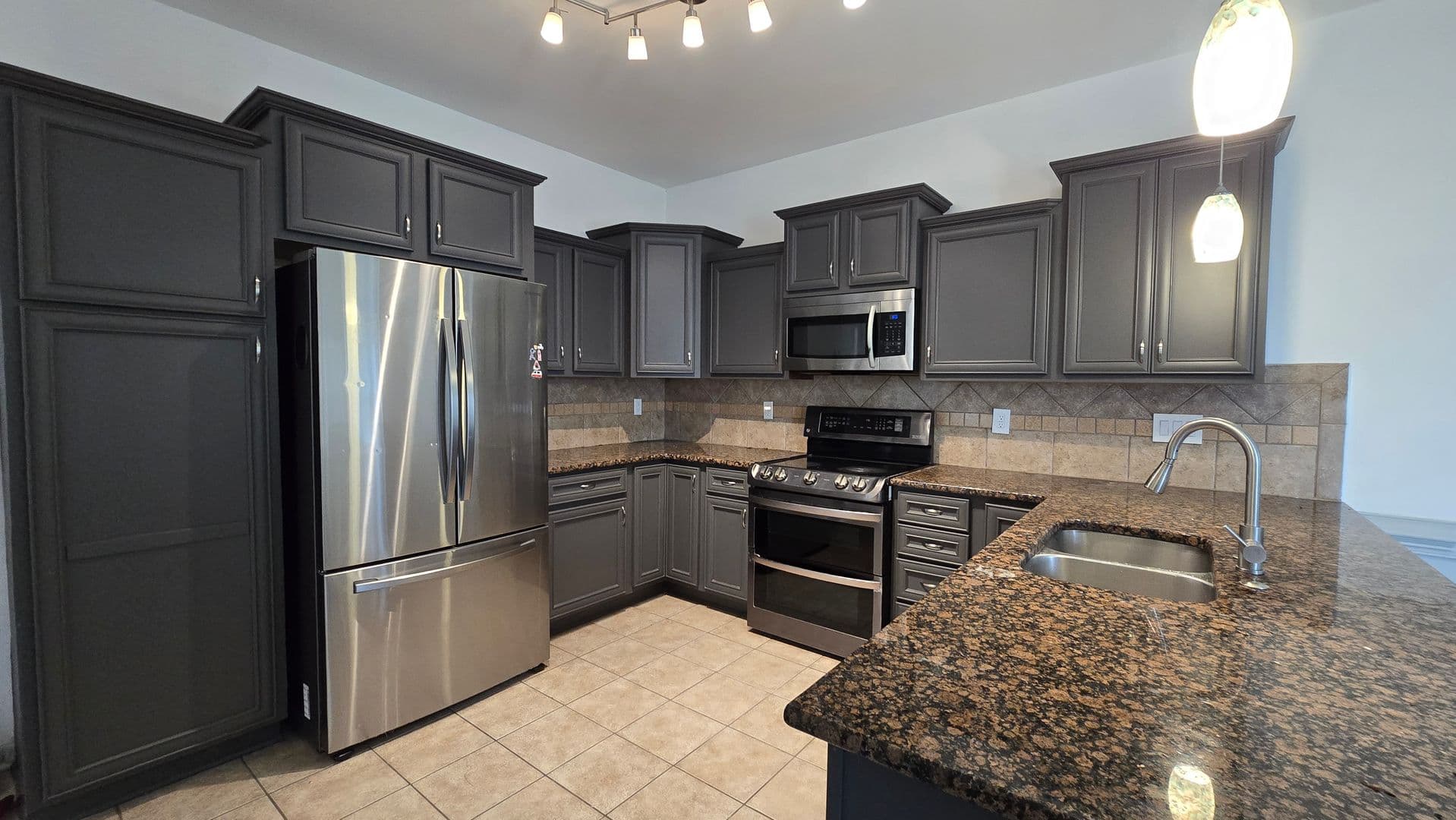 Fayetteville House: 2913 Schonner Court