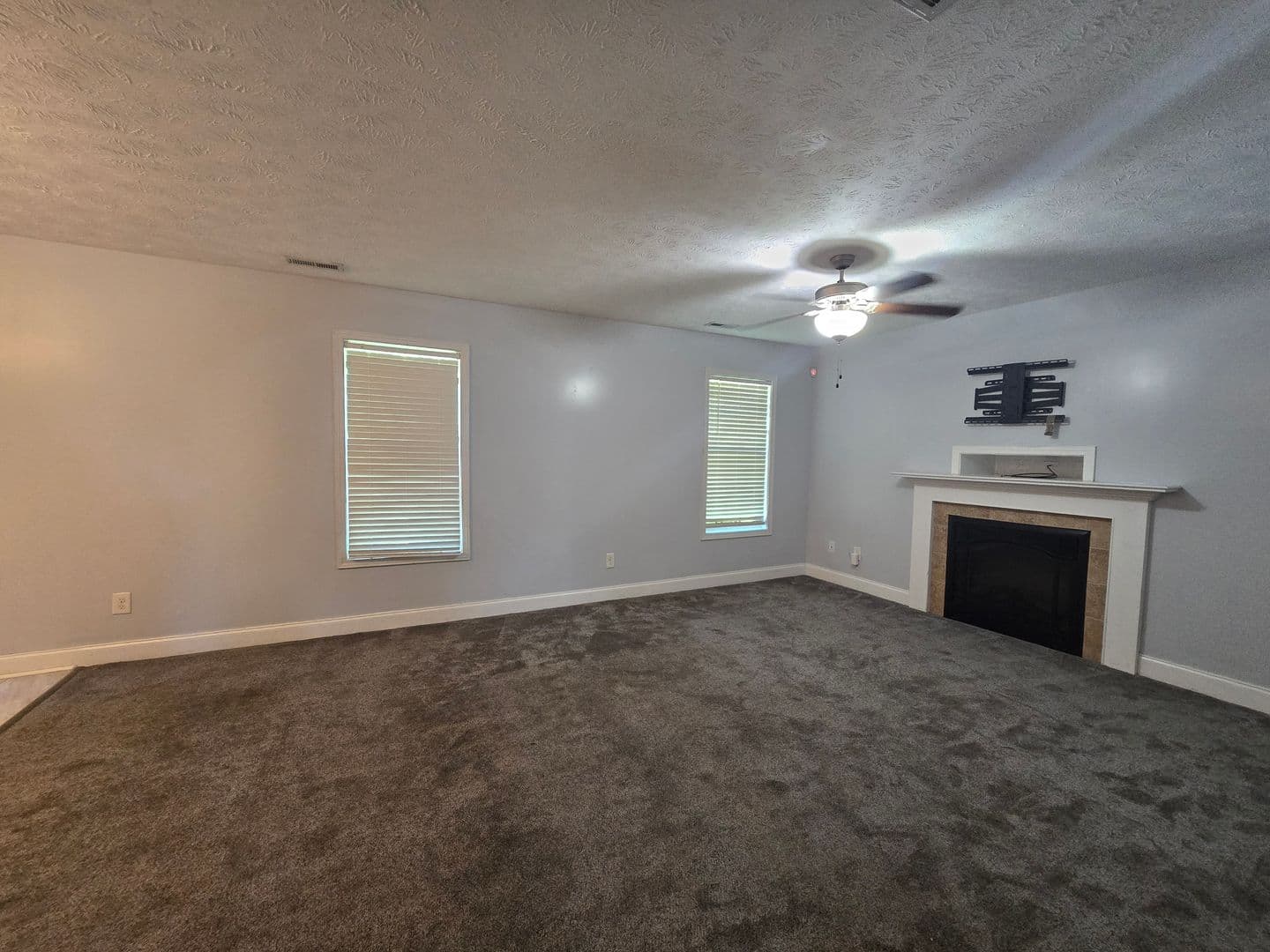 Raeford House: 103 Flag Lane