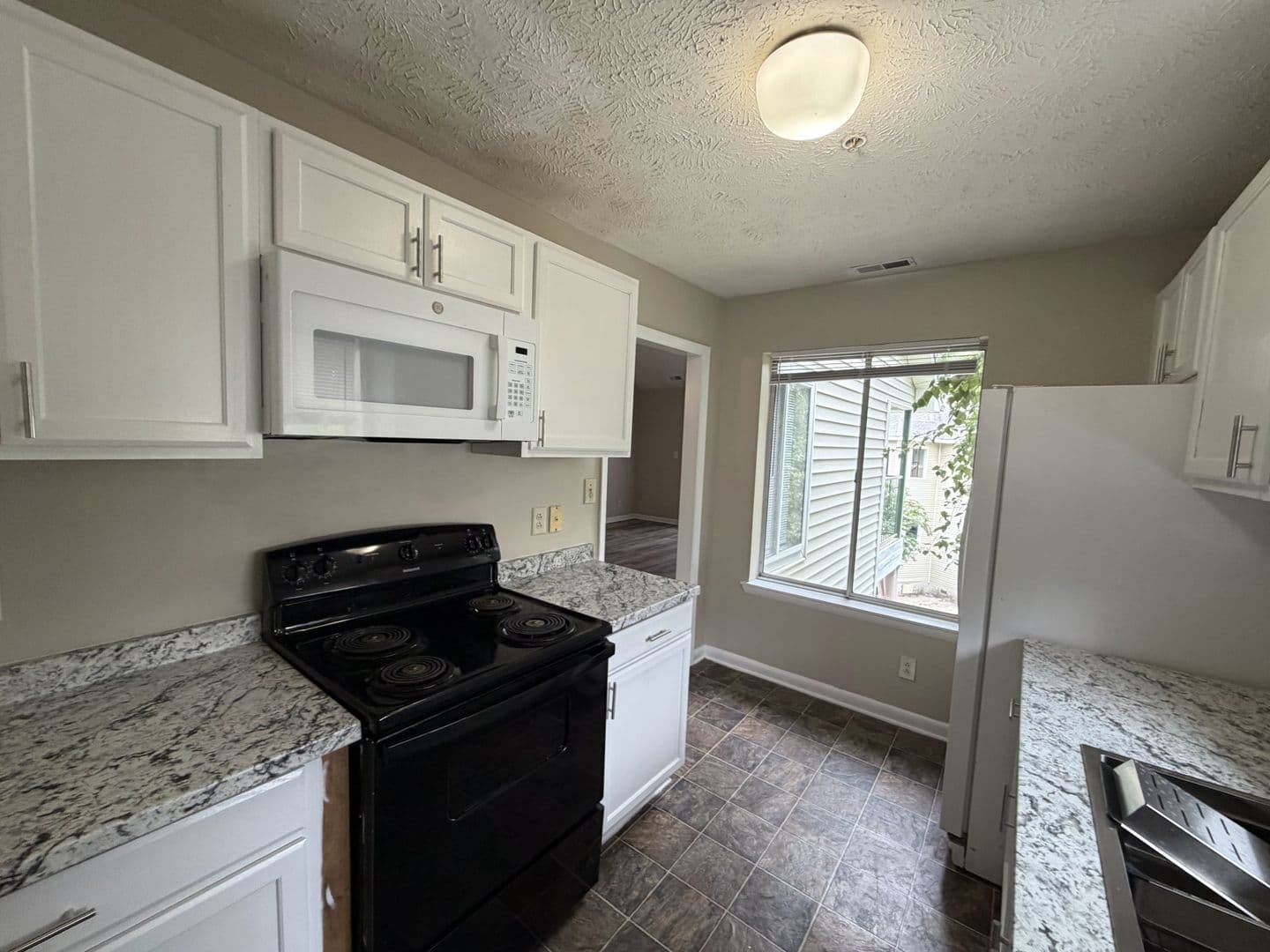 Fayetteville House: 3374-24 Galleria