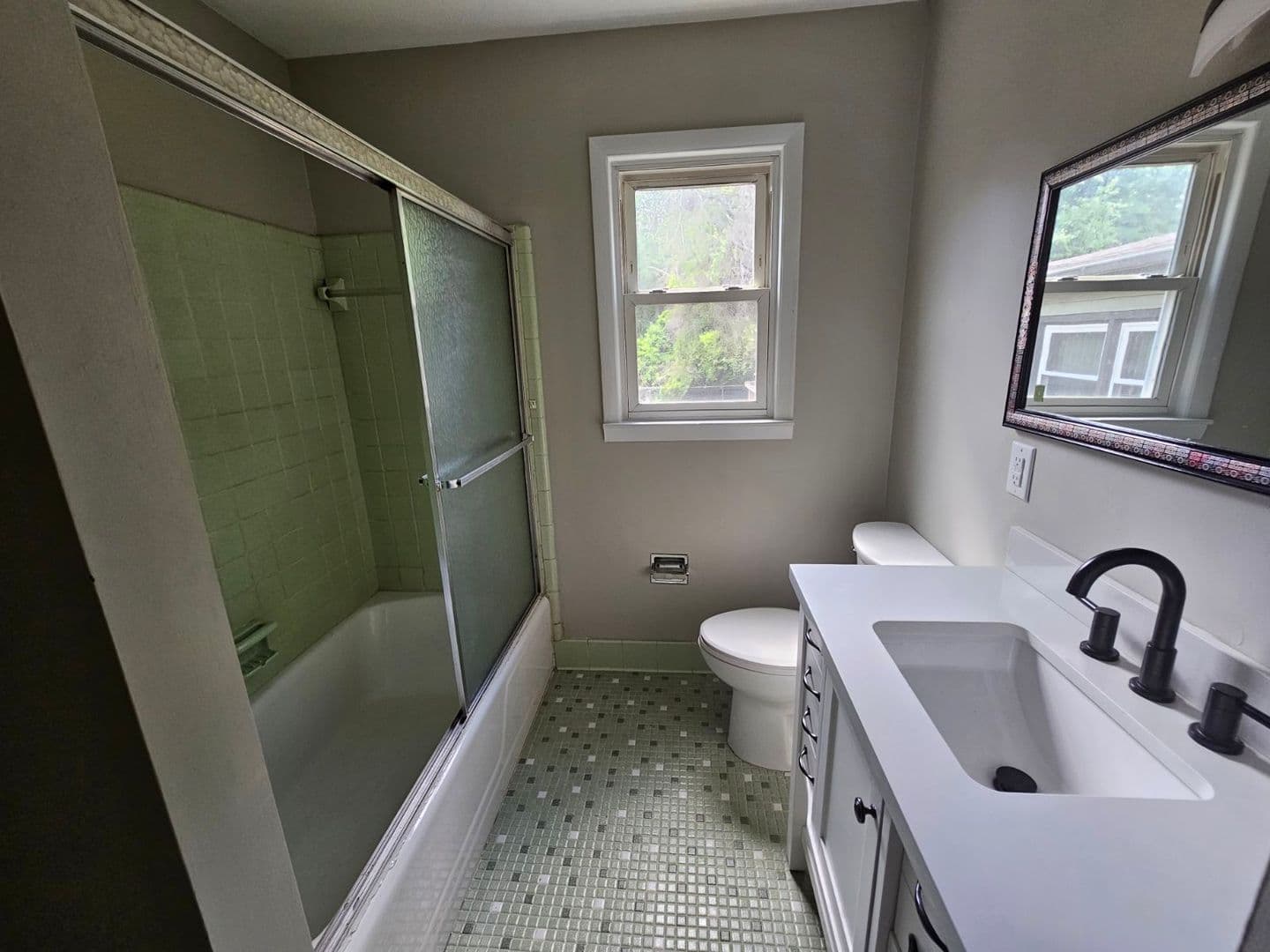 Spring Lake House: 1001 Dianne Circle