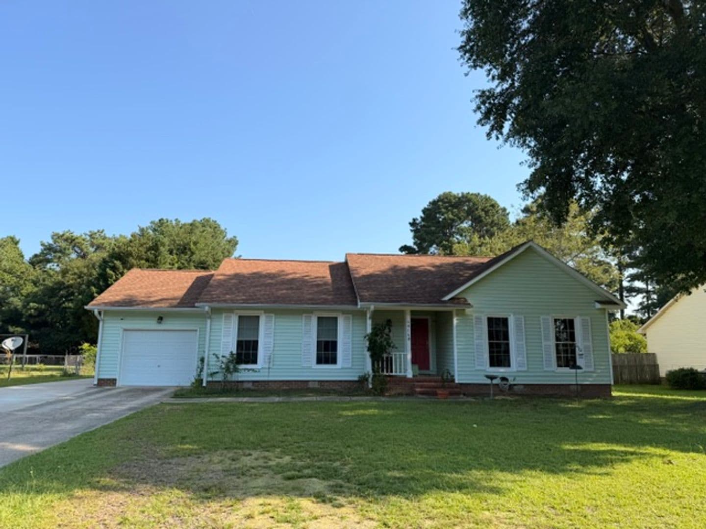 Fayetteville House: 6816 Woodmark Drive