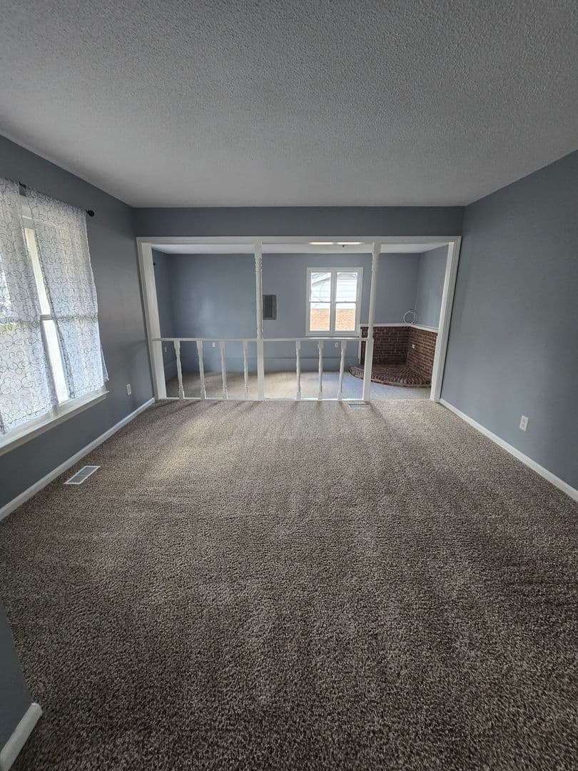 Fayetteville House: 520 Nottingham Drive