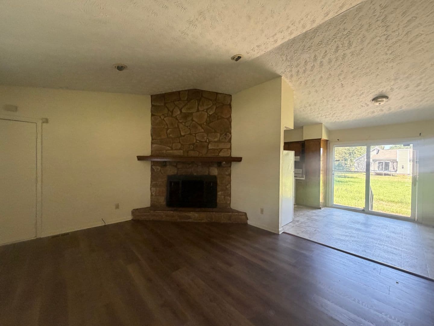 Fayetteville House: 1855 Berriedale Drive