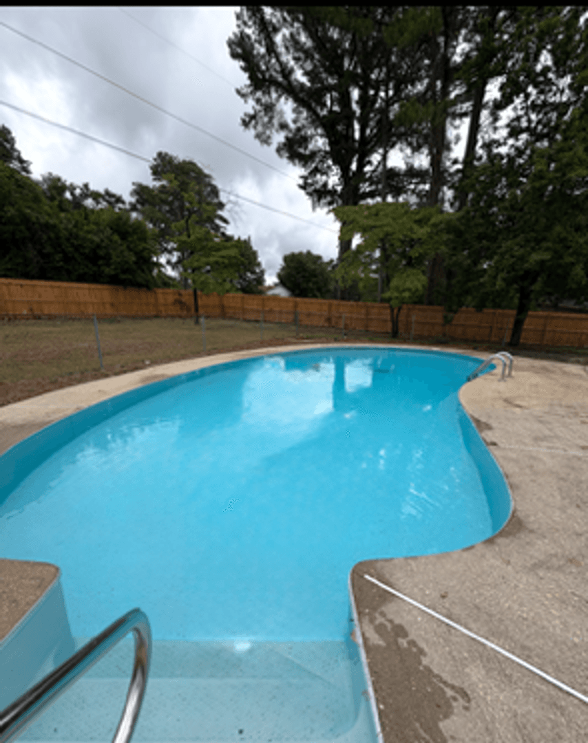 Fayetteville House: 434 Crystal Dr.