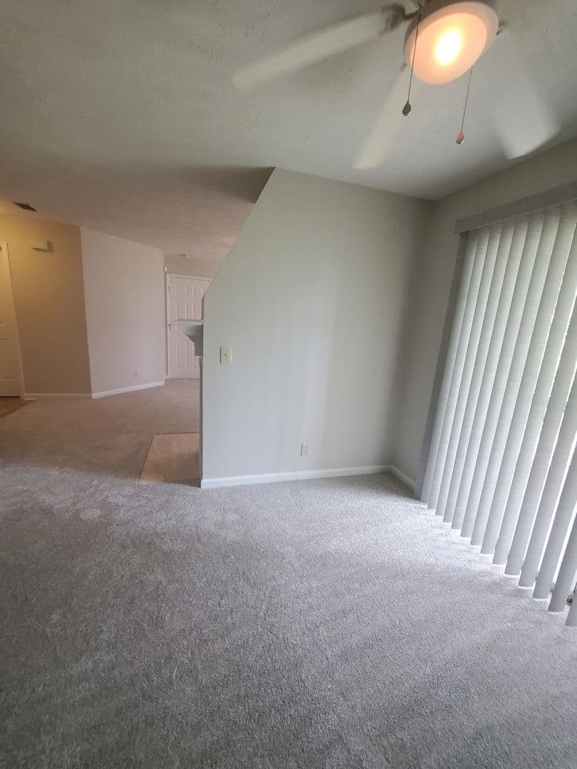 Fayetteville House: 6821-8 Willowbrook Dr.