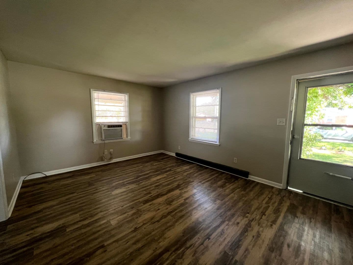 Fayetteville House: 6593 Stillwater Drive