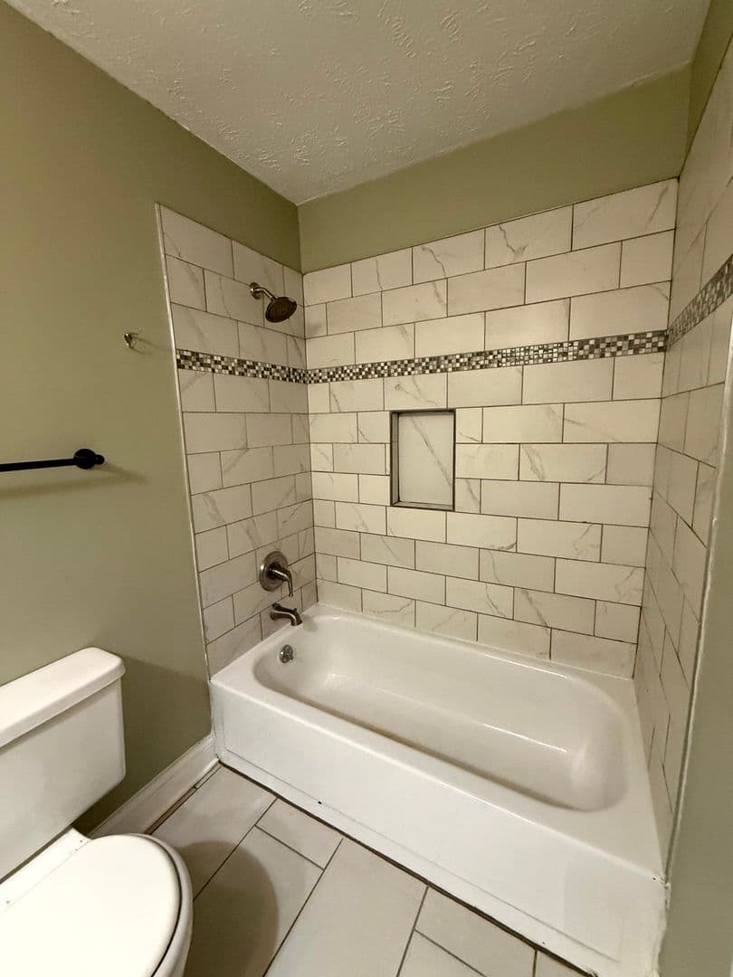 Fayetteville House: 7189 Evanston Street