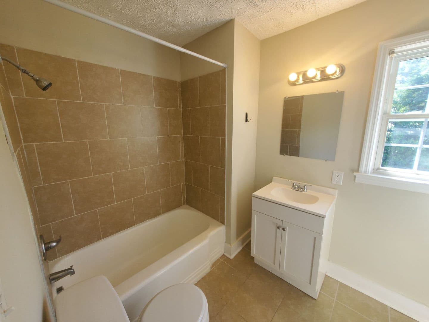 Fayetteville House: 232-C Woodrow Street