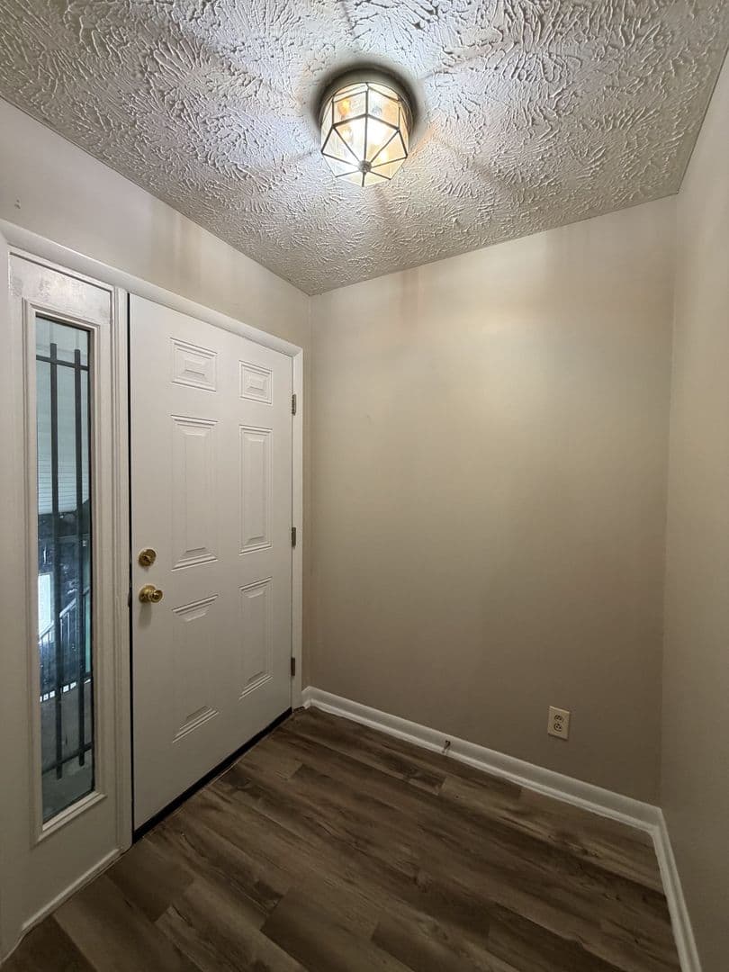 Fayetteville House: 3374-24 Galleria