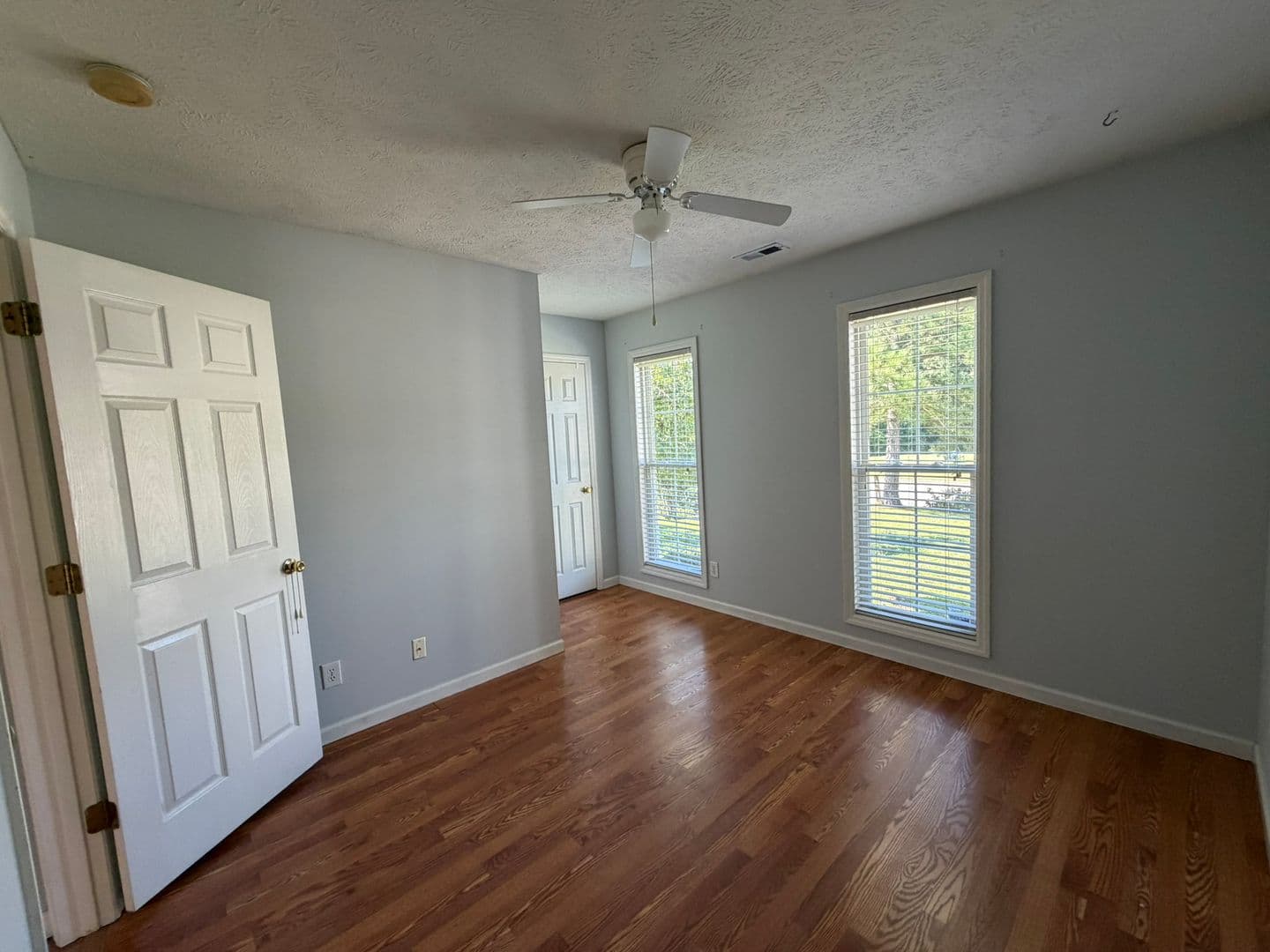 Fayetteville House: 7308 Scenic Drive