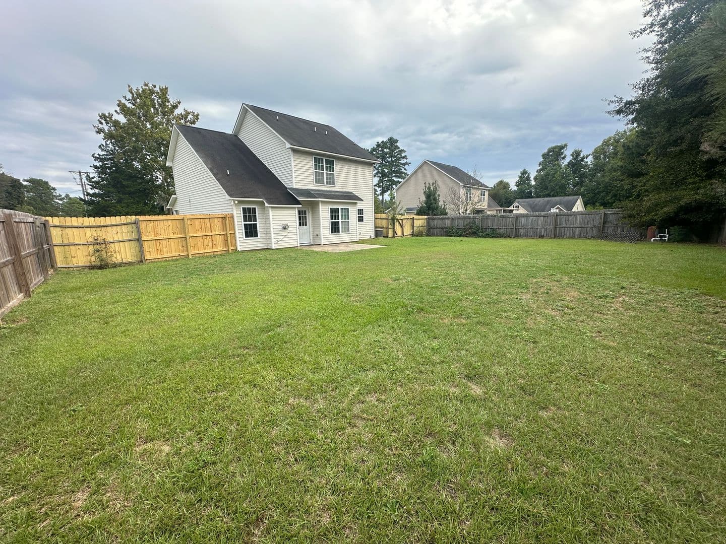 Fayetteville House: 4252 Redspire Ln