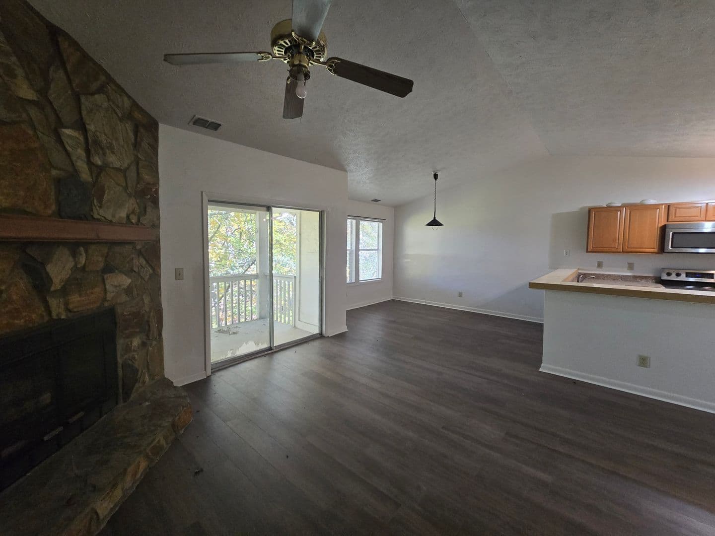 Fayetteville House: 1018-8  Wood Creek Drive