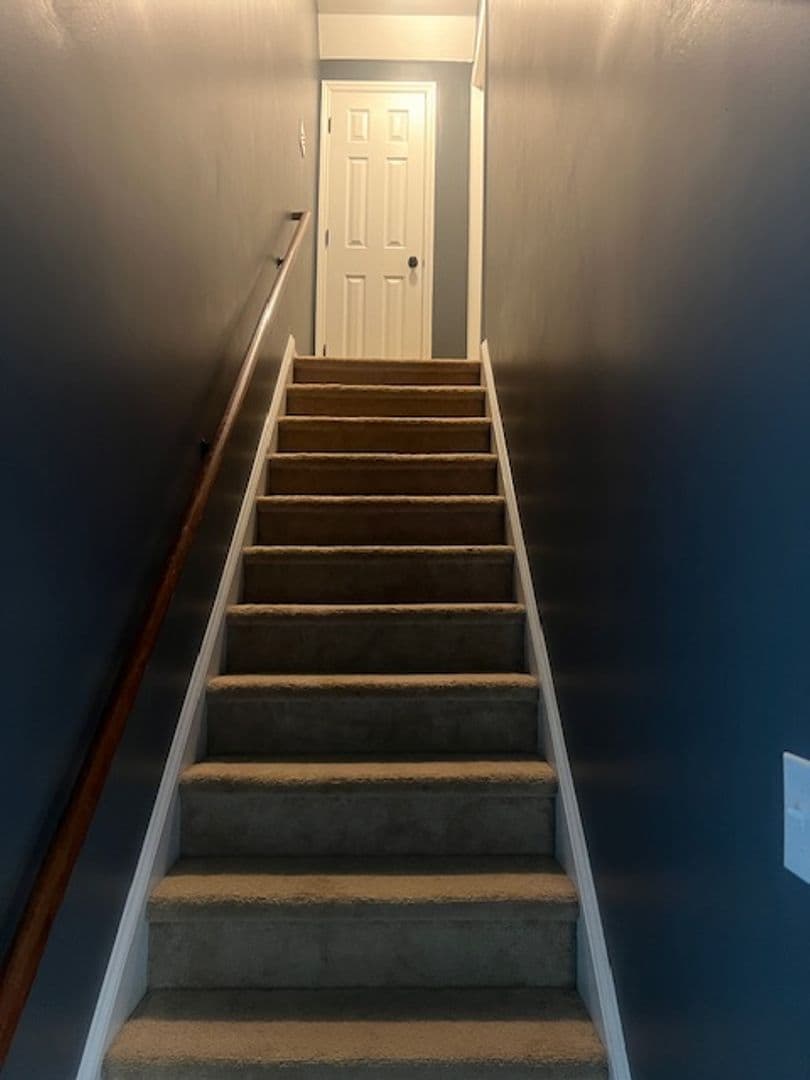 Fayetteville House: 436 Chester Lake Place
