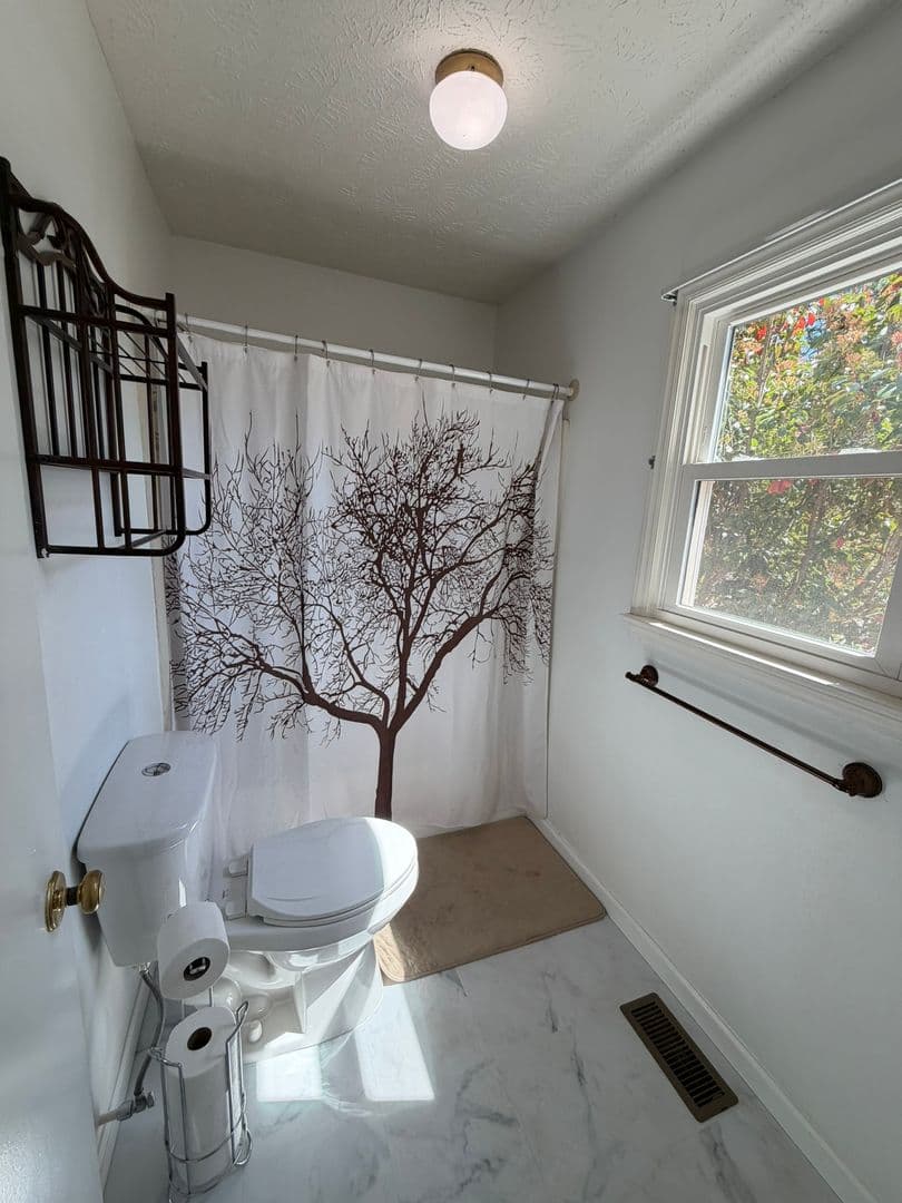 Fayetteville House: 991 Rim Rd