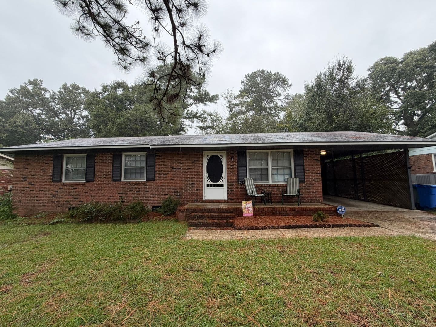 Fayetteville House: 6350 Rockford Drive