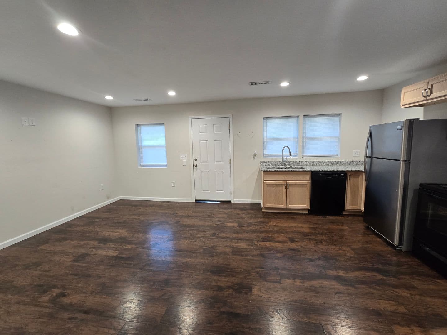 Fayetteville House: 1300-C Turnpike Road