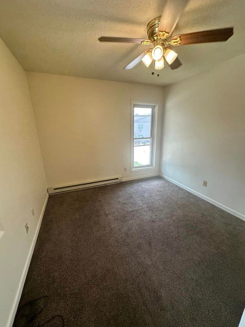 Quincy Apartment: 826-828 York St.