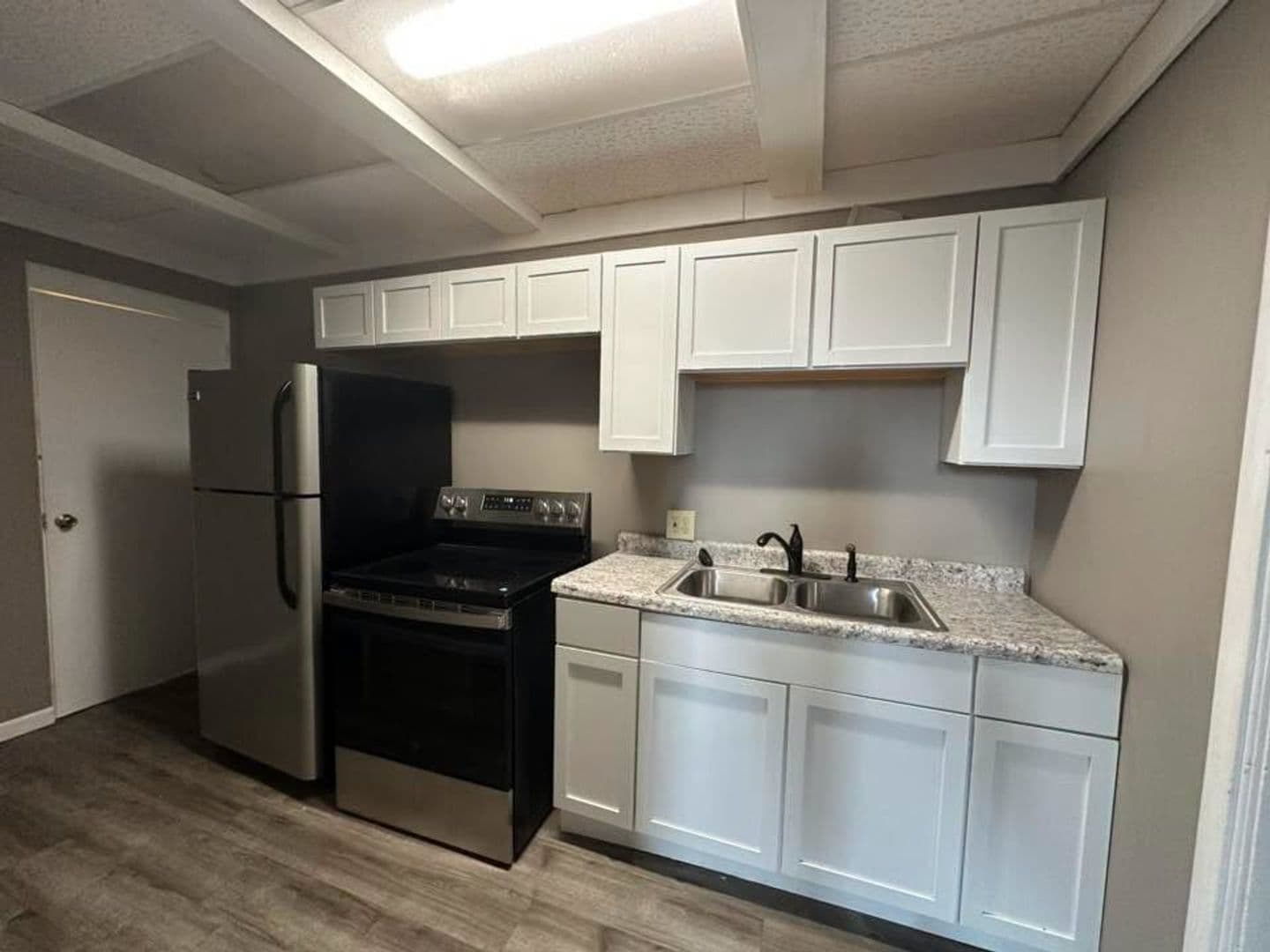 Quincy Apartment: 426 S. 12th St.