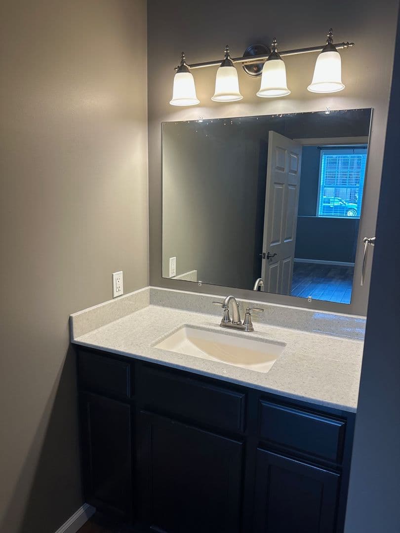 Quincy Apartment: 327 S. 8th St. - 330 S. 9th St.