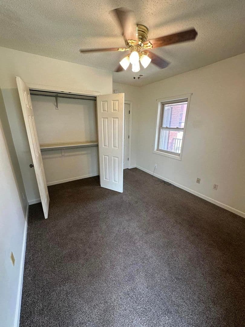 Quincy Apartment: 826-828 York St.