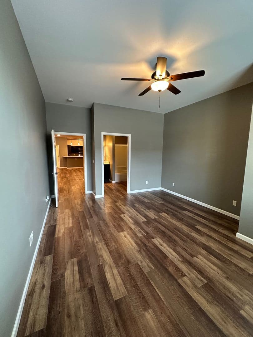 Quincy Apartment: 327 S. 8th St. - 330 S. 9th St.