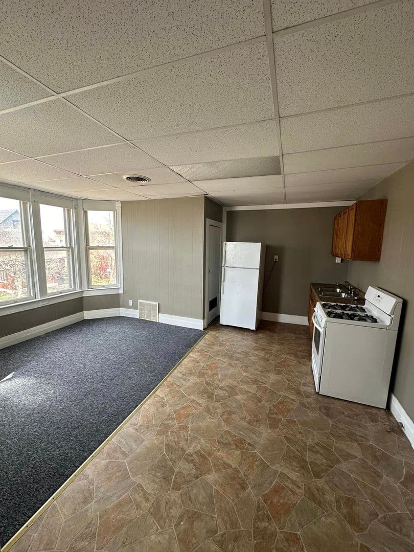Quincy Apartment: 1301 Spring St