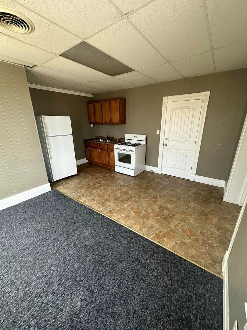 Quincy Apartment: 1301 Spring St