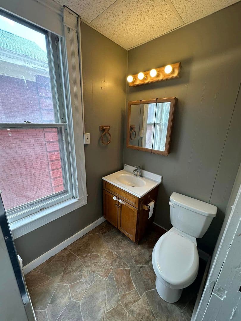 Quincy Apartment: 1301 Spring St