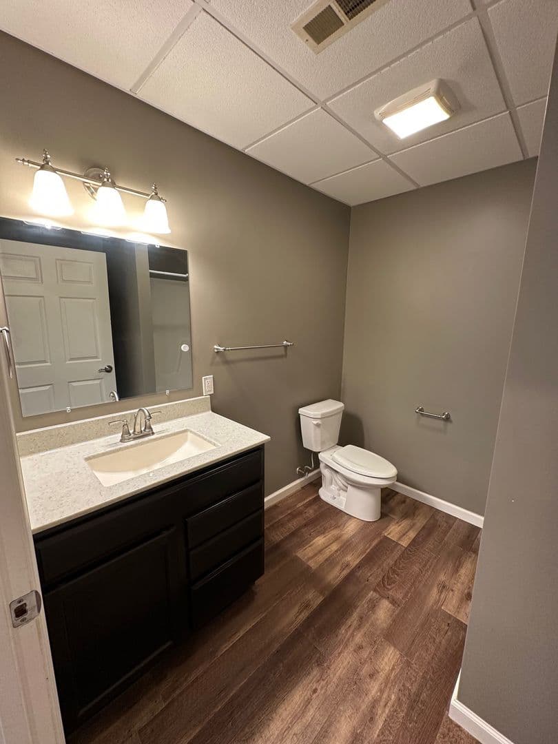 Quincy Apartment: 327 S. 8th St. - 330 S. 9th St.