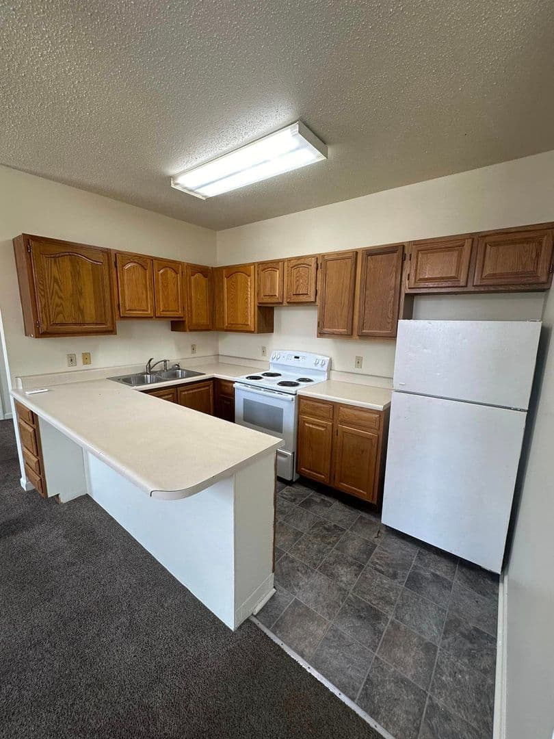 Quincy Apartment: 826-828 York St.