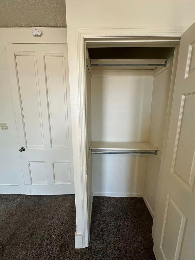 Quincy Apartment: 826-828 York St.