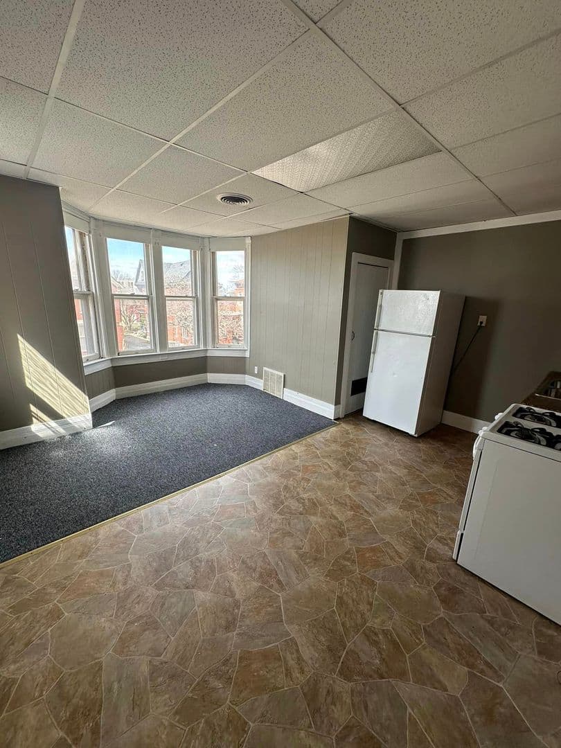 Quincy Apartment: 1301 Spring St