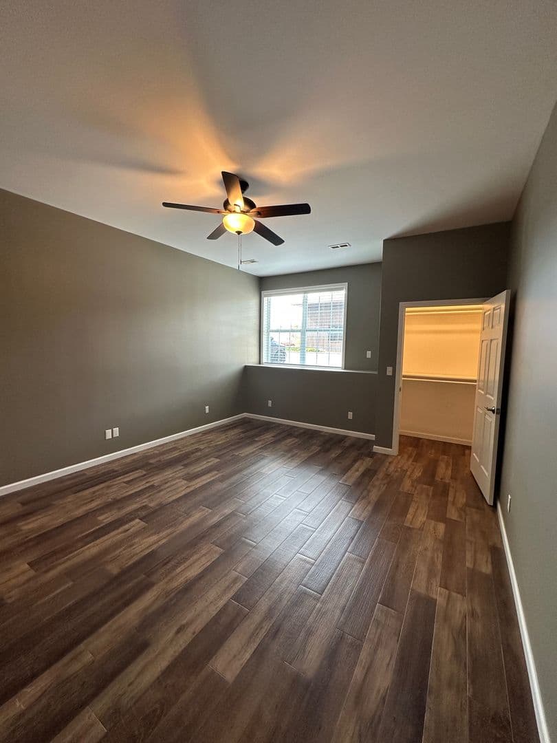 Quincy Apartment: 327 S. 8th St. - 330 S. 9th St.