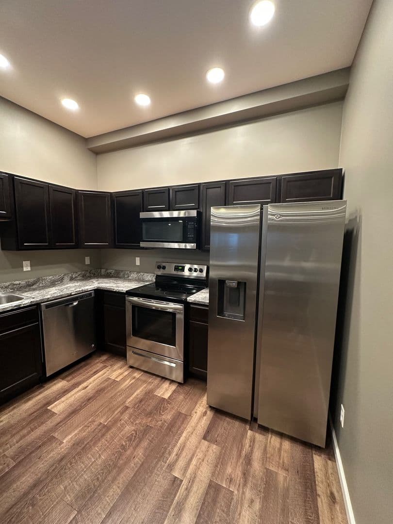 Quincy Apartment: 327 S. 8th St. - 330 S. 9th St.