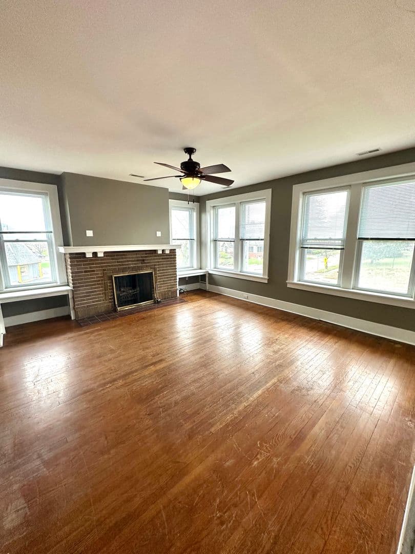 Quincy Apartment: 2200 Broadway