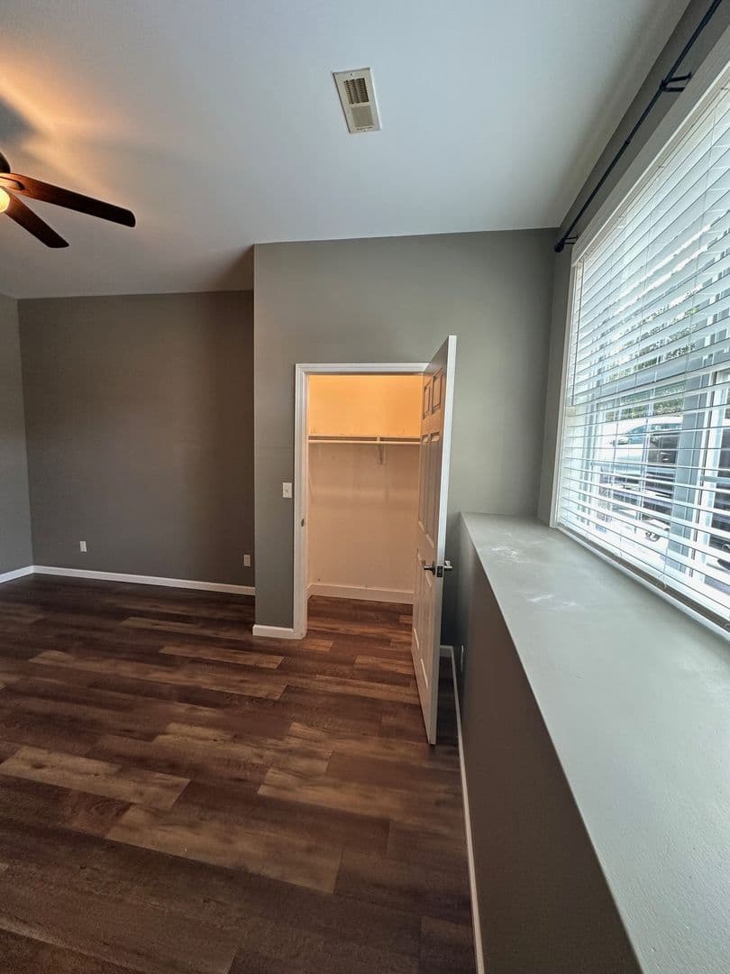 Quincy Apartment: 327 S. 8th St. - 330 S. 9th St.