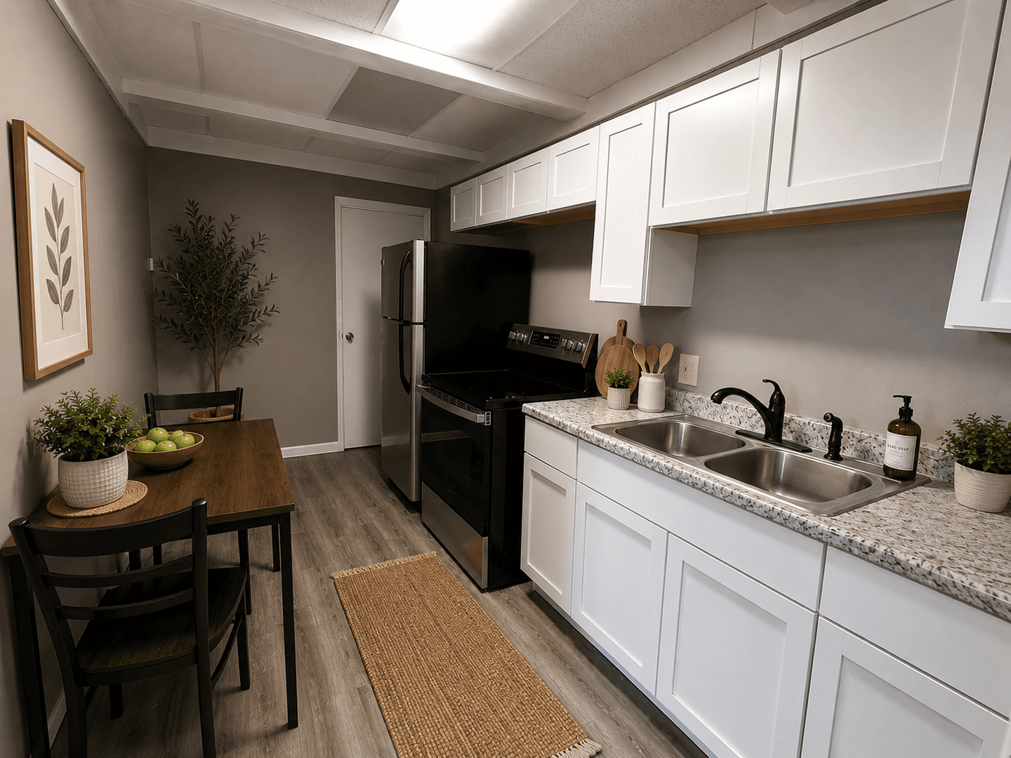Quincy Apartment: 426 S. 12th St.