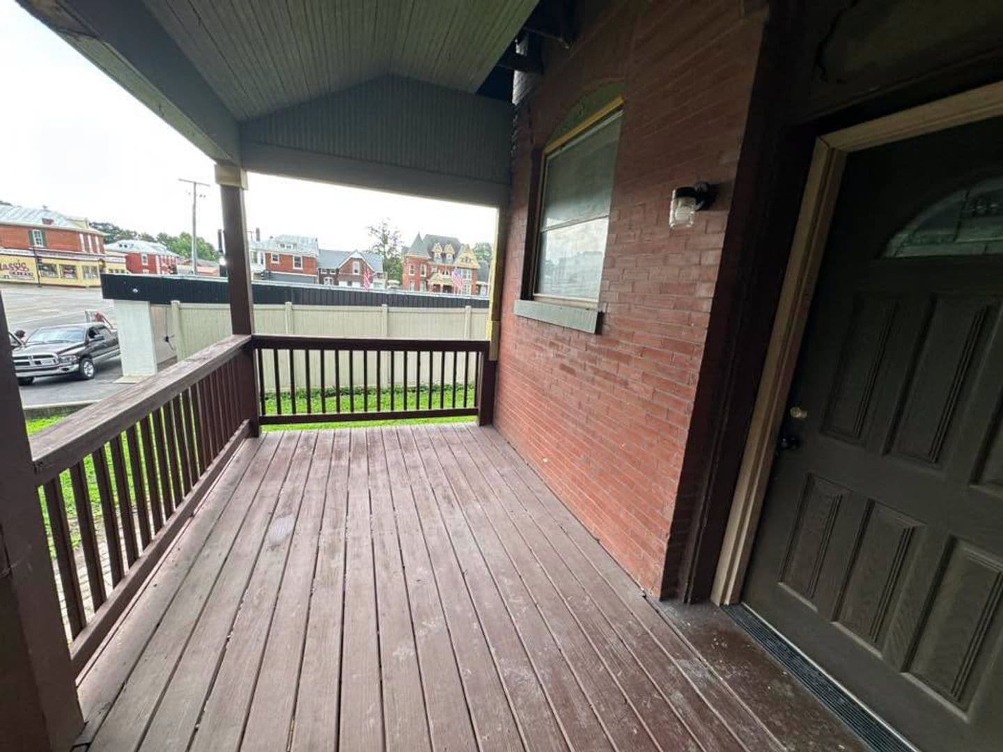 Quincy Apartment: 426 S. 12th St.