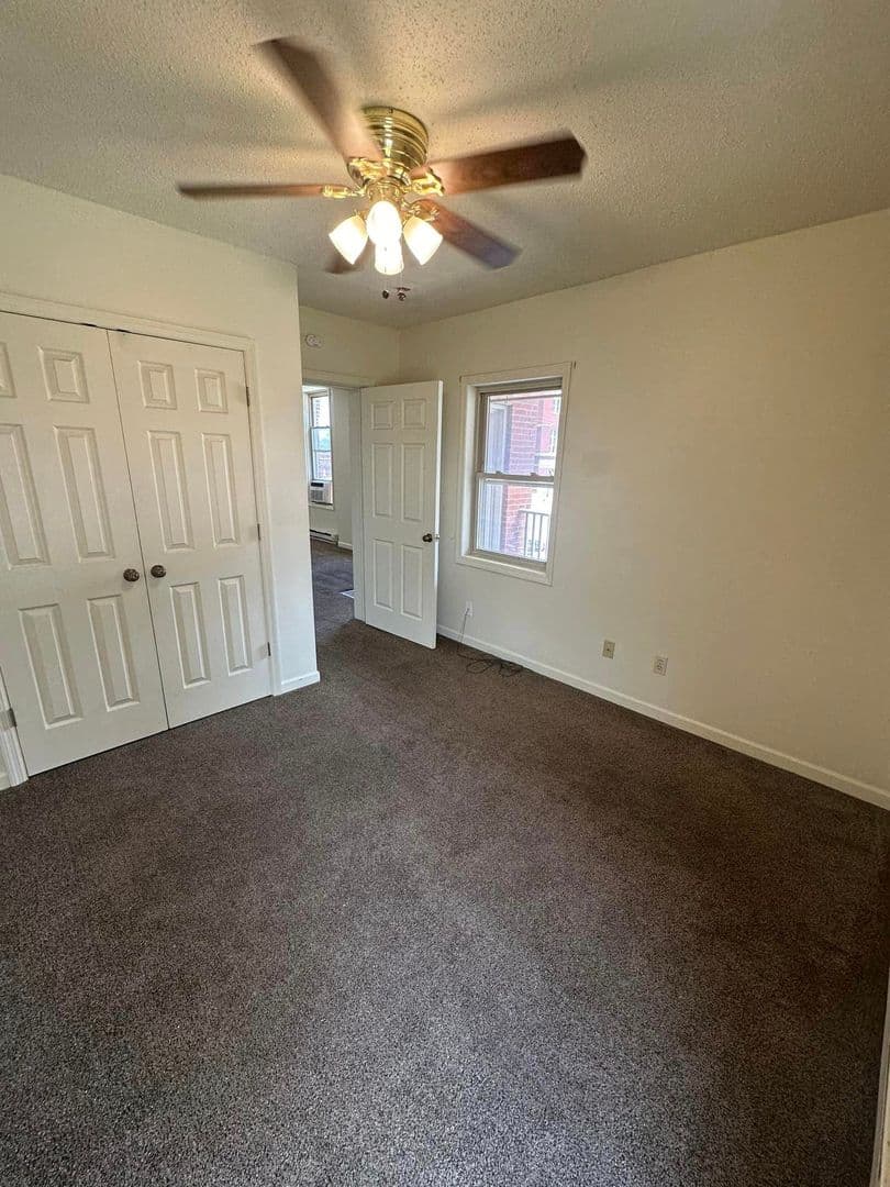 Quincy Apartment: 826-828 York St.