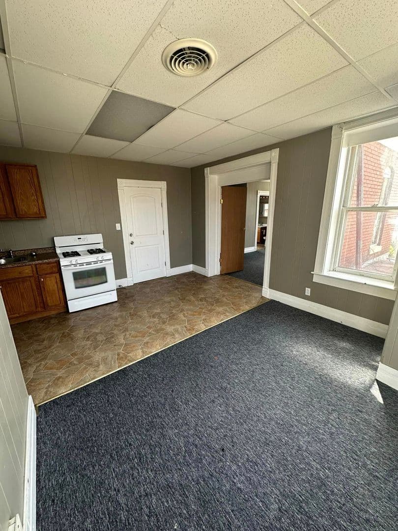Quincy Apartment: 1301 Spring St