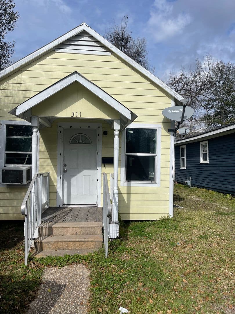 Lafayette House: 311 Hobson Street