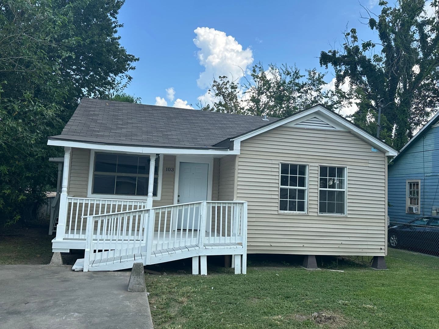 Lafayette House: 103 Ford Drive