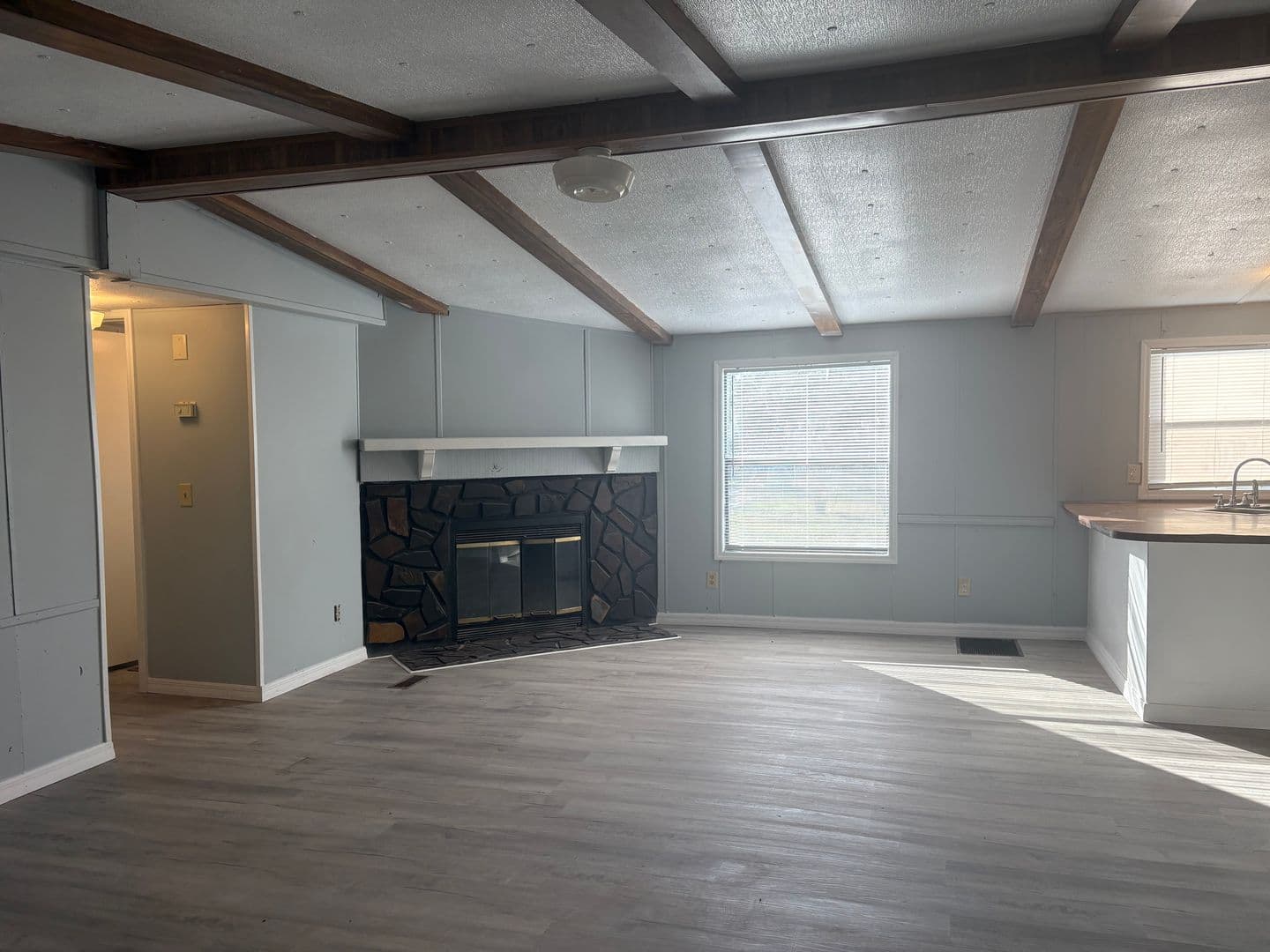 Thonotosassa House: 11640 County Rd 579